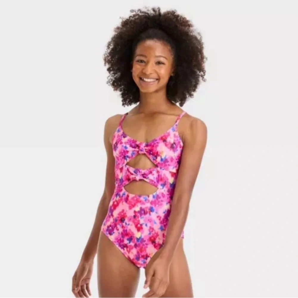 089 NWT Art‎ Class Garden Floral One Piece Cut Out Swimsuit - Size: M (8)